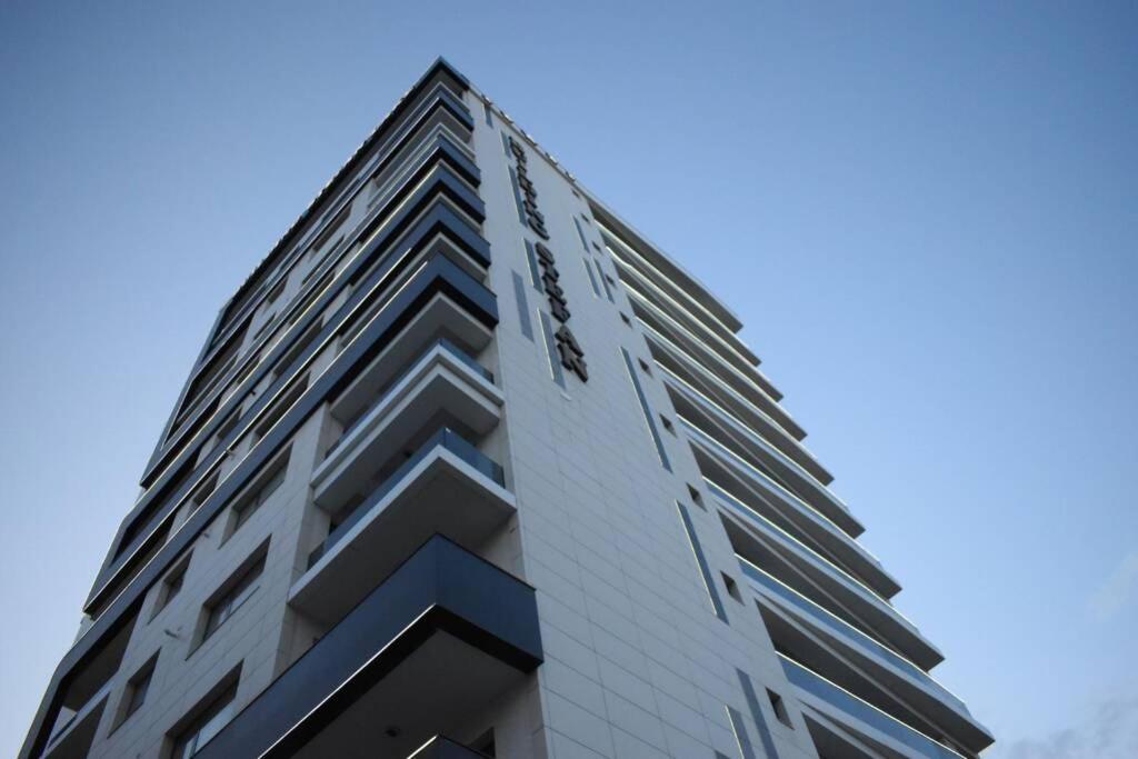 Apartment By The Lake With A View Mamaia Exterior photo