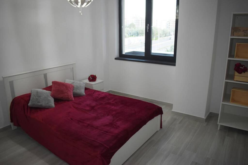 Apartment By The Lake With A View Mamaia Exterior photo